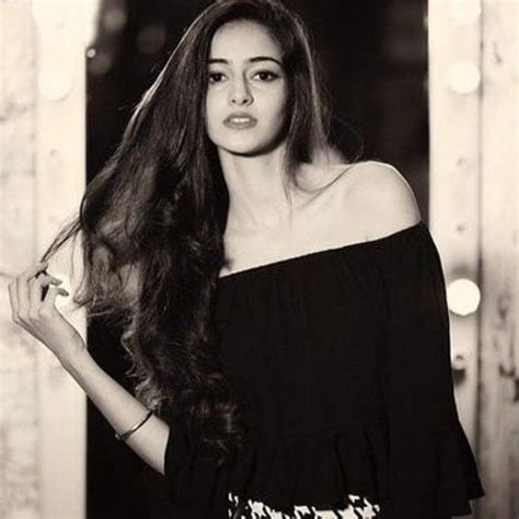 ananya pandey weight|Ananya Pandey Wiki, Height, Age, Boyfriend, Family,。